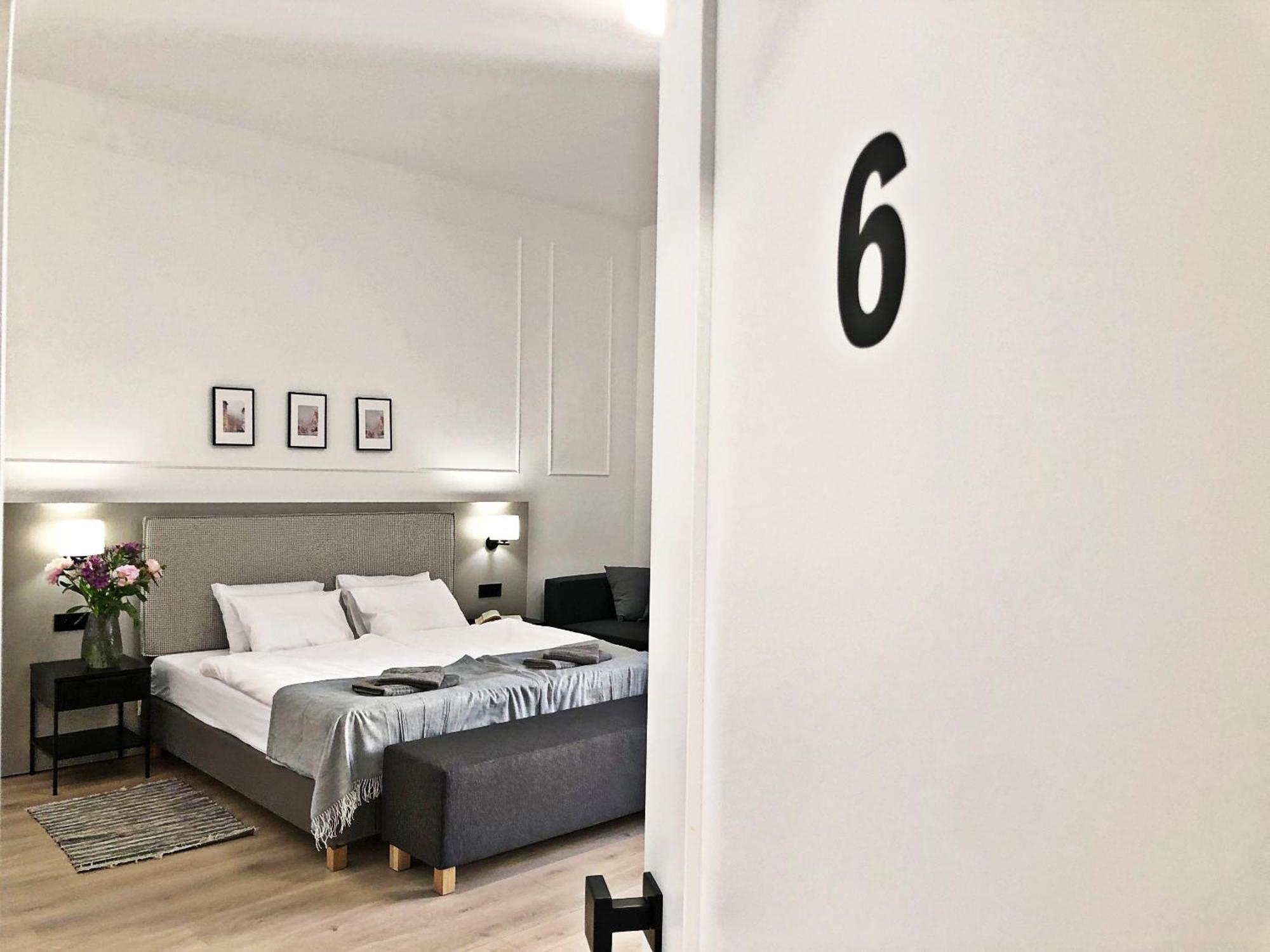 Anny 5 Aparthotel